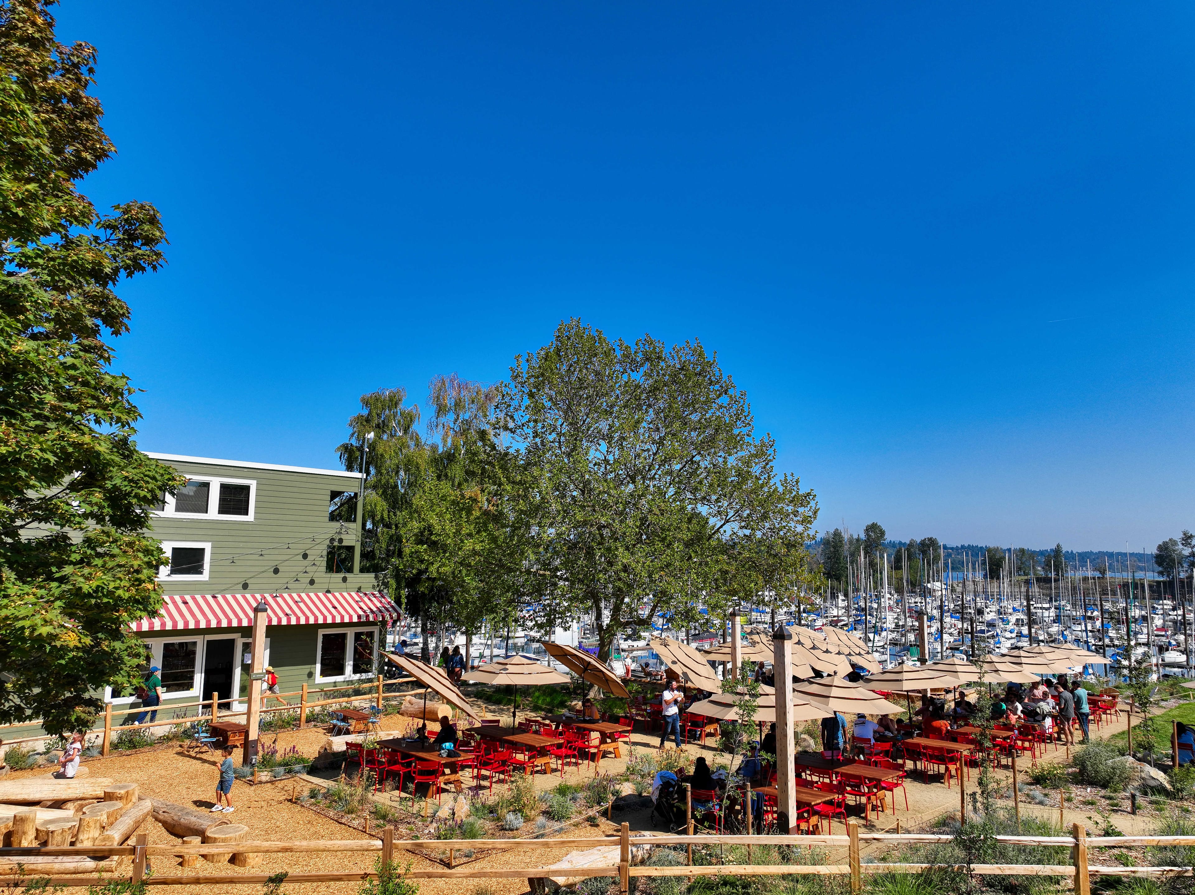 Pal's at Tomahawk Bay